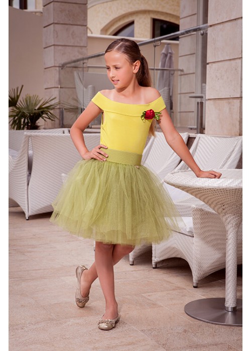 T-shirt with a rose pale green