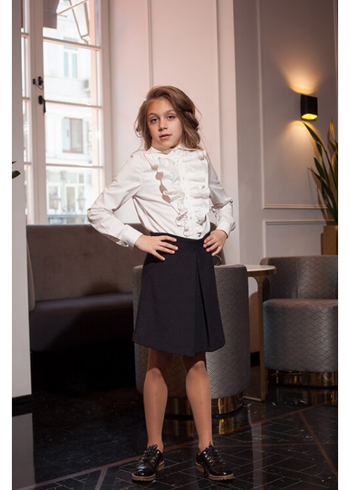 Black pleated school skirt