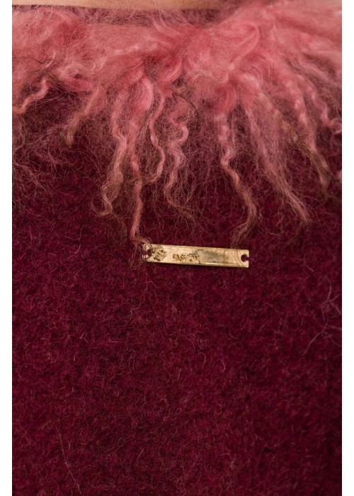 Coat with a "llama" burgundy pink