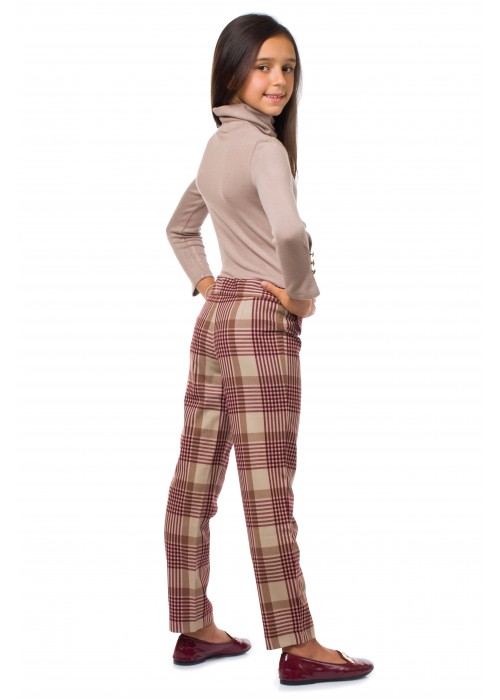 Golf "Vienna" with cappuccino bows